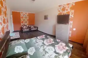 na bulvare Apartments, Kostova