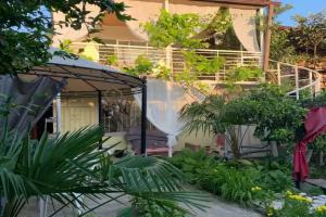 Semeynyy nomer standart Apartments, Candripsh