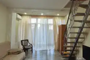 Uyutnaya dvuhurovnevaya s vidom na park Apartments, Sevastopol