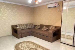 na beregu morya Apartments, Derbent