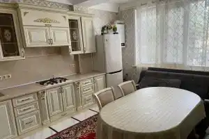 Shikarnaya Apartments, Izbarbash