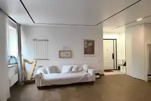 s dizaynerskim remontom v prestizhnom tsentre goroda Apartments, Moscow