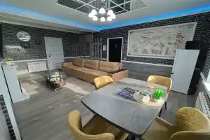 Eksklyuzivnyy apartament v samom tsentre, Shakhty