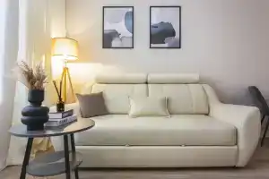 Stilnaya Evrotreshka u aeroporta Vnukovo i metro Rumyantsevo Apartments, Dudkino