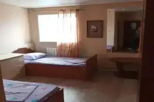 Dvuhmestnyy nomer s 2 otdelnymi krovatyami ekonom Apartments, Tobol'sk