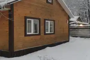 Kottedzh v lesnom parke Yahroma Cottage, Yakhroma