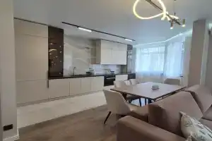 Prostornyy apartament s premialnym dizaynom v samoy privatnoy chasti goroda, Ramenskoe