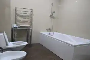 s komfortom i vodoy v tsentre Apartments, Donetsk