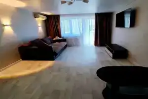 Uyutnaya dvuhkomnatnaya v Primorskom rayone Apartments, Mariupol
