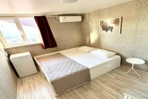 Komnata s mebelyu Apartments, Adler