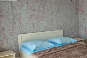Tryohmestnyy nomer standart Apartments, Alakhadzi