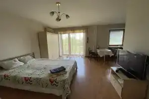 Uyutnaya studiya na Naberezhnoy. Voda 24/7 Apartments, Donetsk