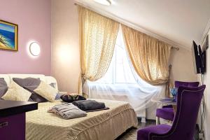 Komnata - studiya s dizaynerskim remontom i krovatyu King-Size Apartments, Lobnya