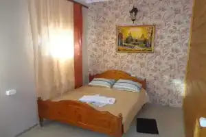 Dvuhmestnyy nomer s 1 krovatyu ekonom Apartments, Tobol'sk