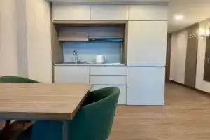 Sun & Style apartamenty s otdelnoy spalney, 5 minut do morya, Batumi