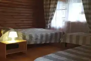 Chetyryohmestnyy nomer standart s vidom na more Apartments, Yeysk