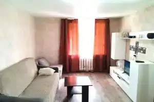 3 razdelnyh spalnyh mesta, tsentr Apartments, Lysva
