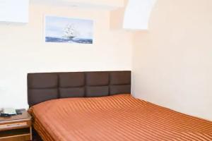 Tryohmestnyy nomer standart s balkonom Apartments, Yeysk