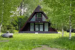 Na Beregu Reki House, Tikhvin