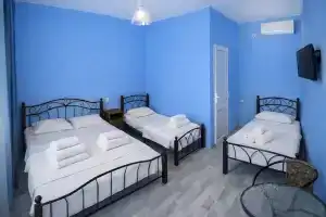 Chetyryohmestnyy nomer Chetyryohmestnyy nomer komfort Apartments, Alakhadzi