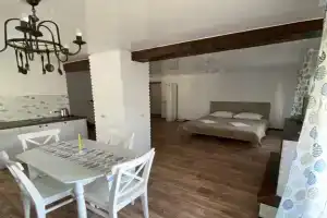 Studiya Apartments, Kirillov