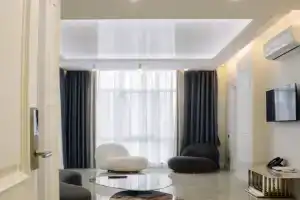 Semeynyy nomer lyuks s vidom na gory Apartments, Batumi