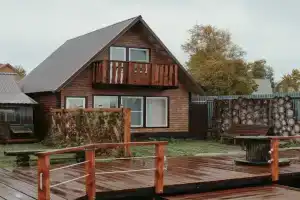 Dom u ozera Cottage, Ostashkov