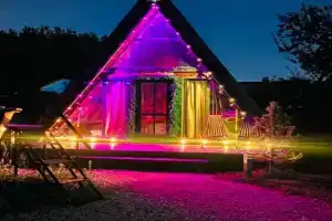 Domik v Ekaterinburge v Akademicheskom rayone s chanom i baney Cottage