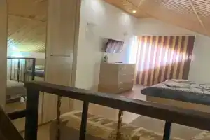 Priyatnyy kottedzh-taunhaus Cottage, Yevpatoriya