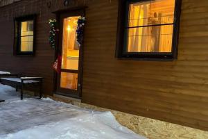 Atmosfernyy Lesnoy domik, banya na drovah, chan na beregu reki v lesu Cottage, Ivashevo