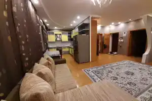 2h-komnatnaya v tsentre goroda Apartments
