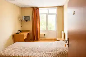 Komnata s dvuspalkoy Tsentr DNR. 24/7 - voda, TV, Wi-Fi, konditsioner Apartments, Donetsk