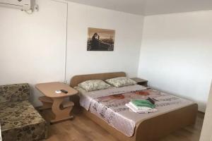 Tryohmestnyy nomer standart Apartments, Sevastopol