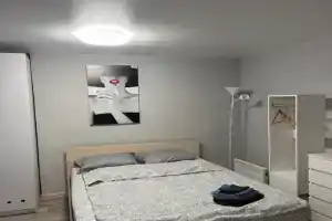 Uyutnaya studiya na levom beregu Apartments, Mariupol