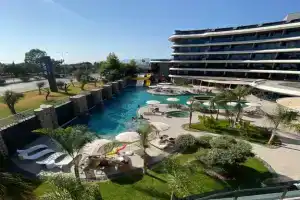 Lyuks 1+1 v Via Mar Apartments, Alanya