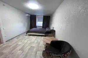 Uyutnaya odnokomnatnaya v lokatsii tsentr - more Apartments, Mariupol
