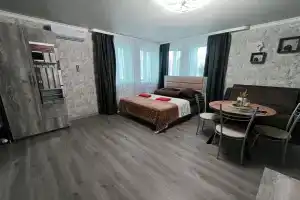 Svetlaya studiya v tsentre (no13) Apartments, Shakhty