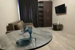Uyutnaya, sovremennaya v novom dome Apartments, Mariupol