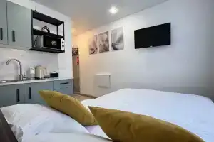 Uyutnye apartamenty v tsentre goroda s vidom na park, Sibay