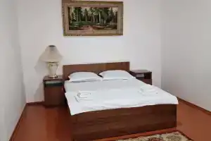 Dvuhetazhnyy dom v e Brigantina Camping