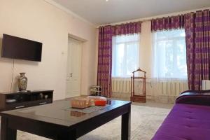 Semeynyy dvuhkomnatnyy nomer Apartments, Derbent