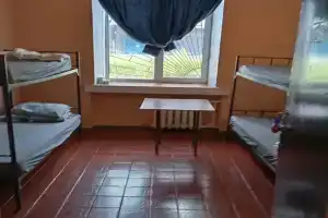 Komnata 4h mestnyy nomer s dvuhyarusnymi krovatyami Apartments, Istra