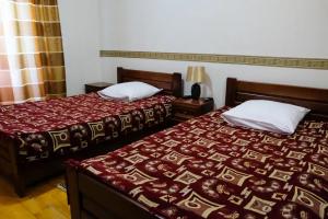 Tryohmestnyy nomer lyuks Apartments, Astrakhan