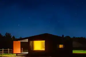 - Panoramnye doma na ferme Nomad Houses, Lepel