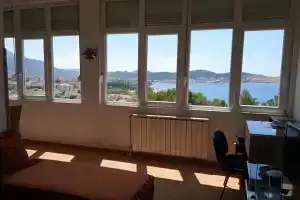 Vid na more i gorod Apartments