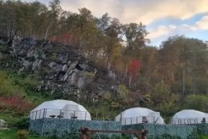 Atmosfernyy kupol Cottage