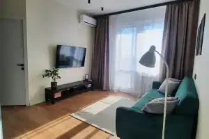 Uyutnaya evrodvushka na Esenina Apartments