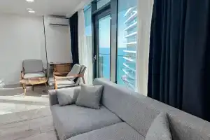 Apartament na pervoy linii morya Sea apart View, Batumi