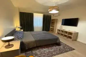 Premium v ZhK Panoramnyy s kruglosutochnoy vodoy Apartments, Donetsk