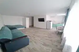 Uyutnaya studiya Apartments, Jefremow